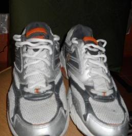 Spalding Running Shoes photo