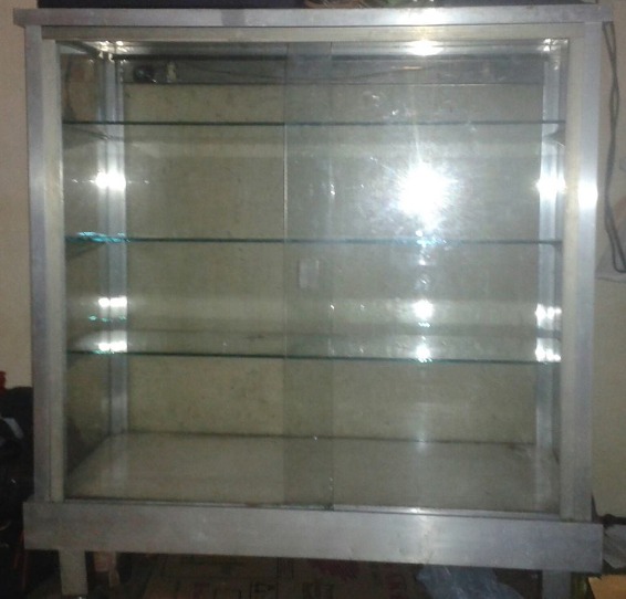 Rush Sale Eskaparate (Glass Cabinet) photo