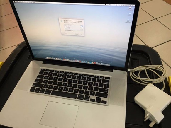 macbook pro core i5 17 inch photo